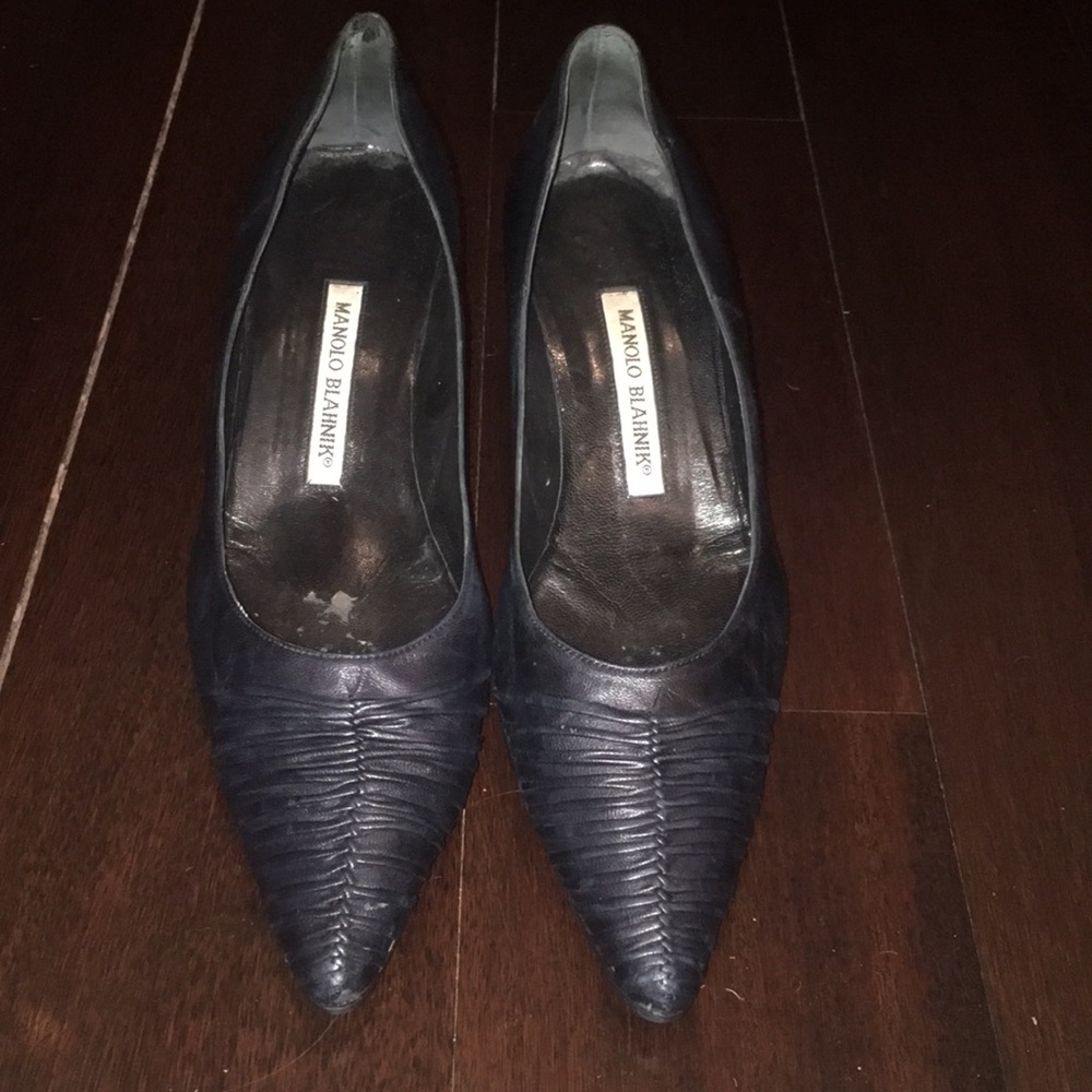 Navy kitten heels manolo blahnik